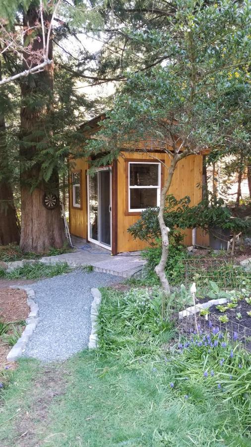 Sacred Pilgrimage Studio Hostal Metchosin Exterior foto